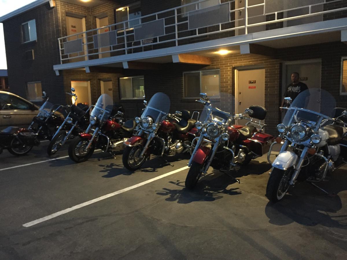Tomahawk Motor Lodge Riverton Exterior photo
